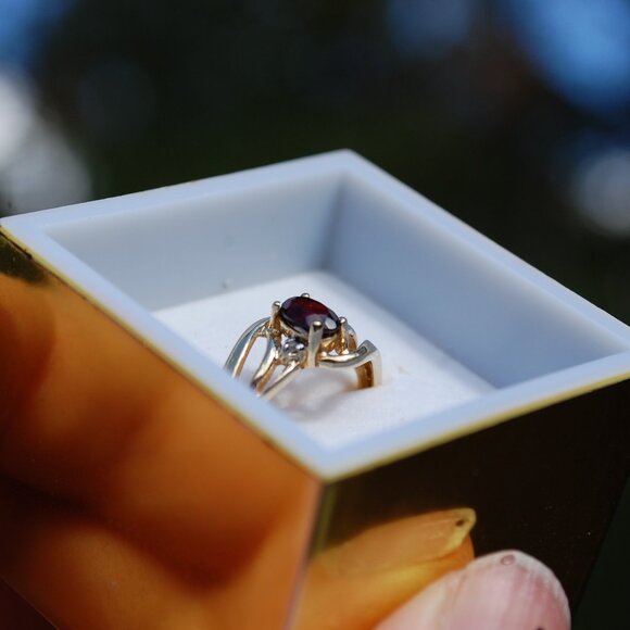 Vintage 10k Gold Oval Garnet and Diamond Bypass Ring Size 7 - Picture 10 of 13